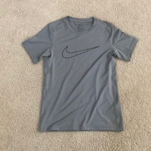 Boys Nike short sleeve shirt